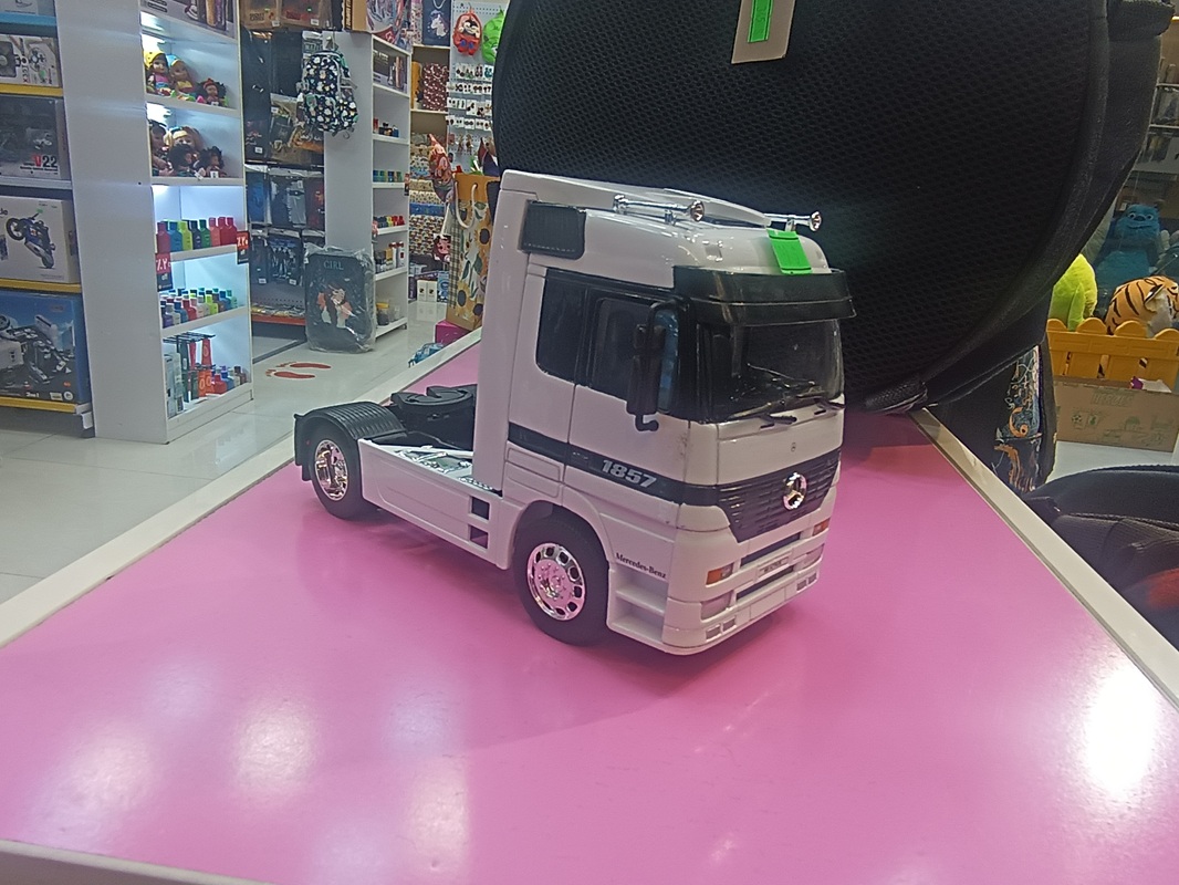 کله کامیون 1857 بنز - D 32280/4 - آکتورس / Welly