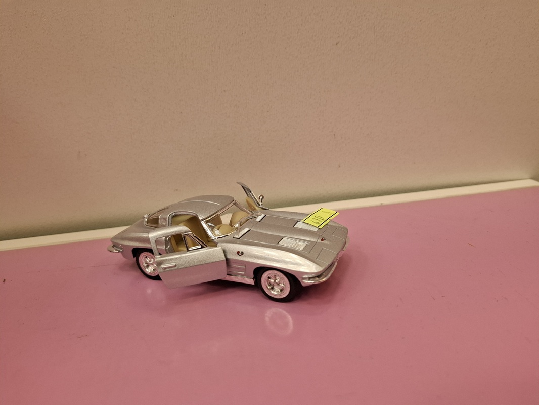 کروت 1963 استینگ - KT 5358 - فلزی 1:36 / Kinsmart